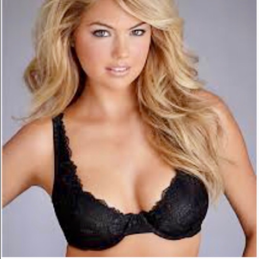 Felina Lush Lace full busted underwire bra. Size 32C